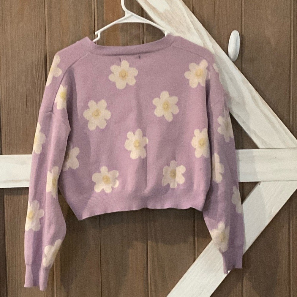 Youth Size 16 Lavender Daisy Cardigan Crop Sweater Girls. Size 16 Youth - Picture 3 of 9